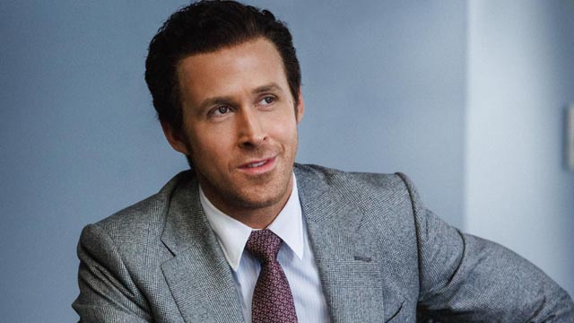 스와프 판매원 자레드 베넷(라이언 고슬링)의 모습