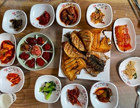 곰소젓갈백반