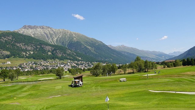 골프장과 높은 산