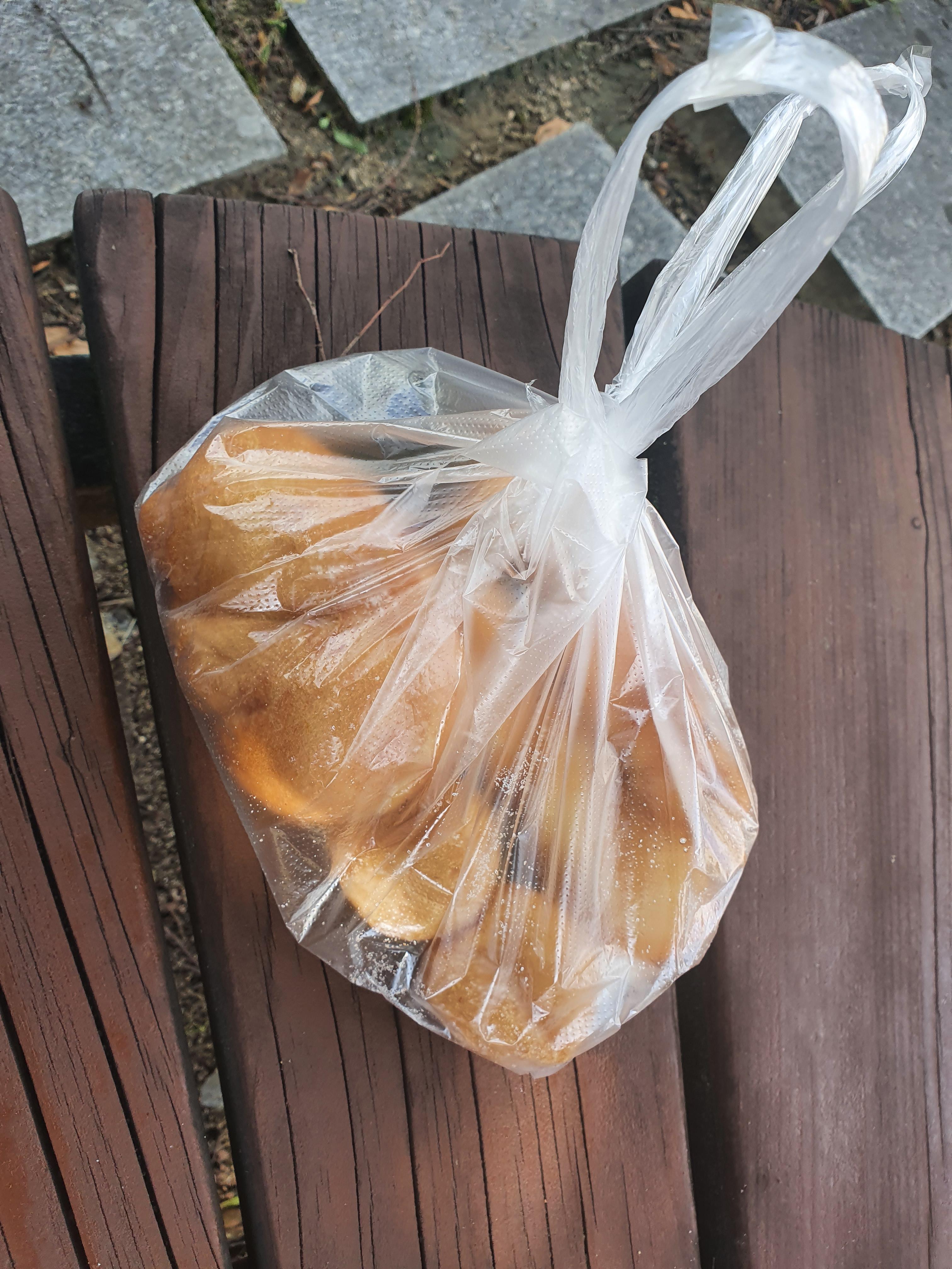 관저동 구봉마을 수요장터 도너츠가게에서 5천원 아치 간식 사옴!