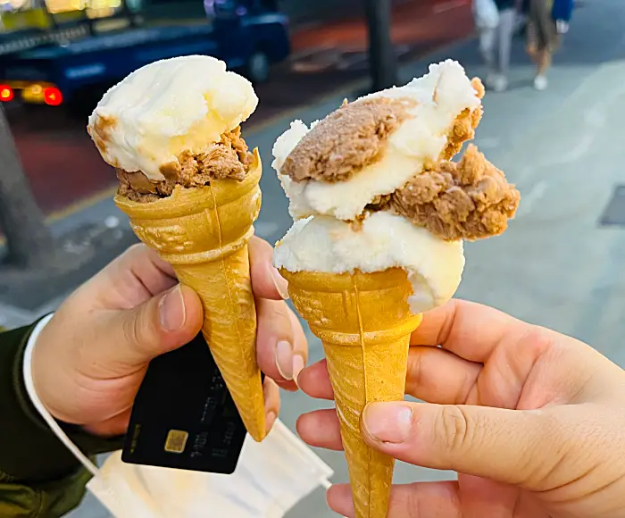 콘 아이스크림 2개