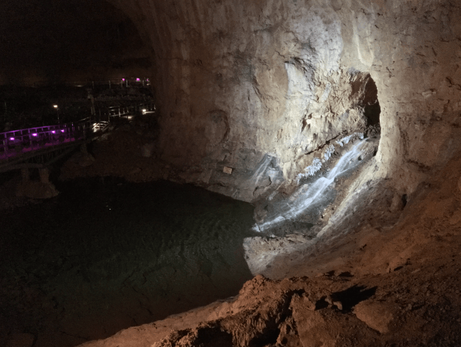 2&amp;#44; 삼척시 환선굴