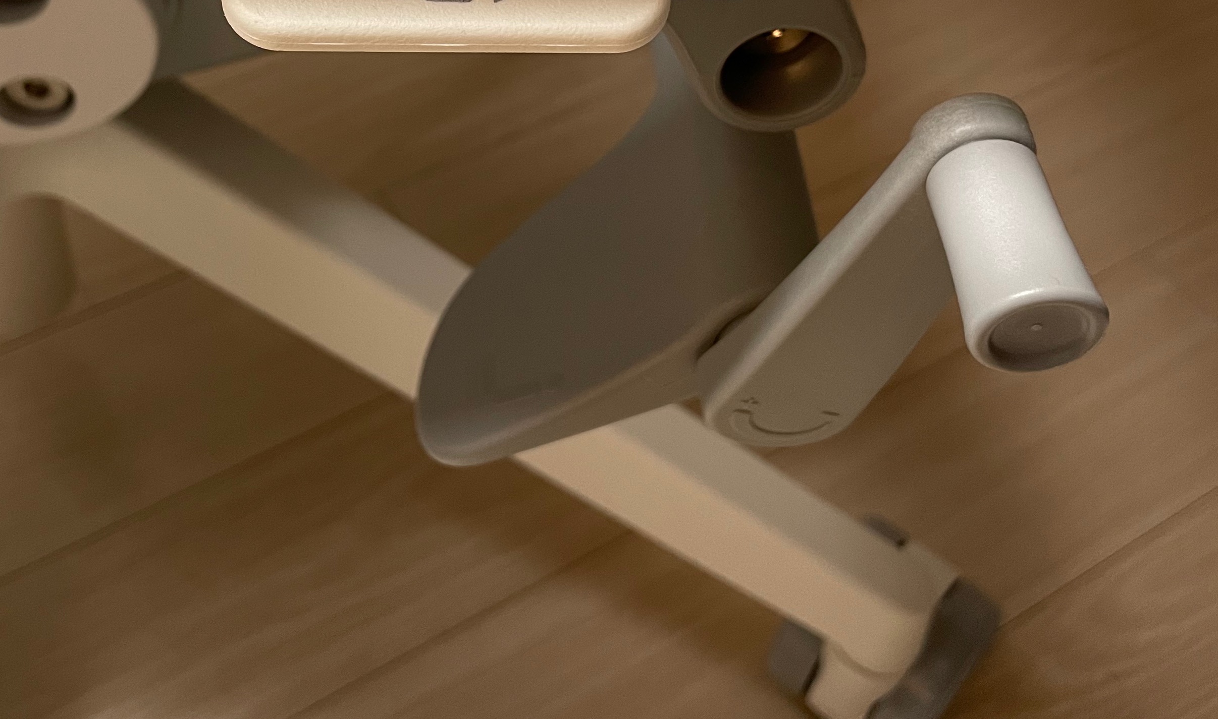 시디즈 T50 air HLDA
틸트손잡이