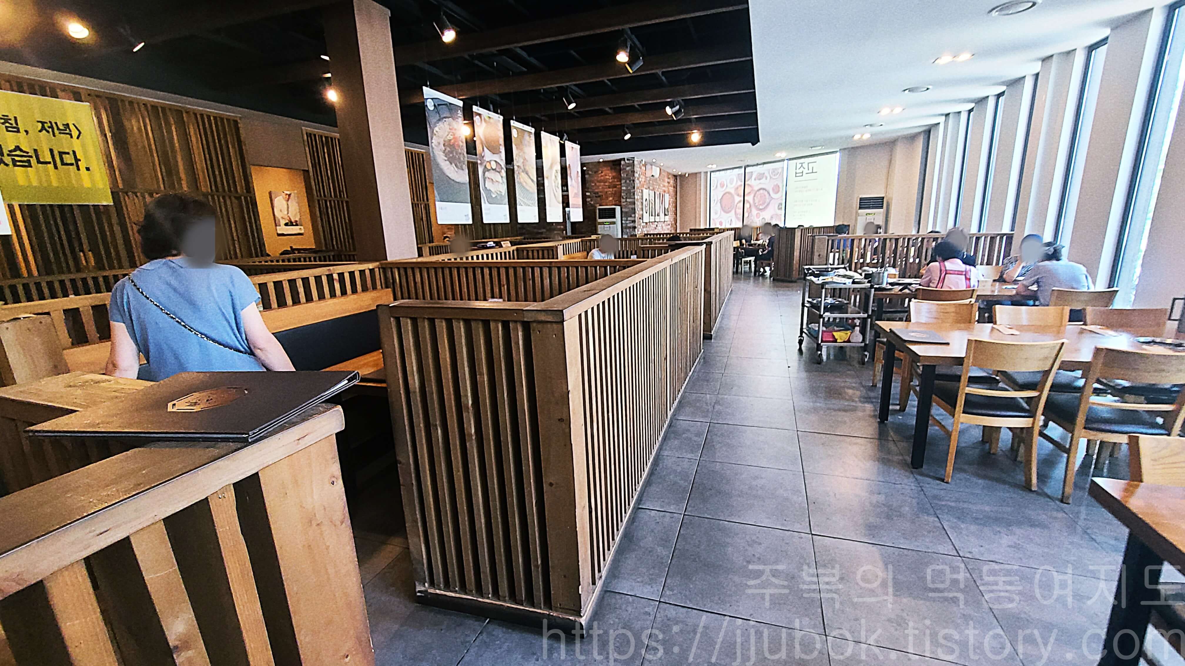 영월애곤드레-인테리어-분위기