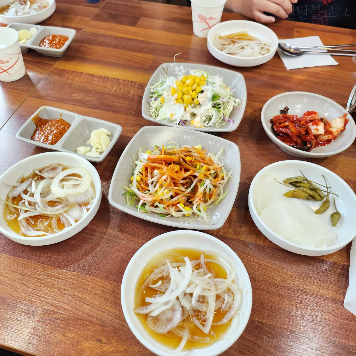 쏭바베큐-기본반찬