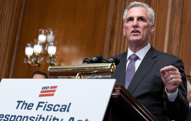 바이든 대통령과 공화당 케빈 매카시 하원의장