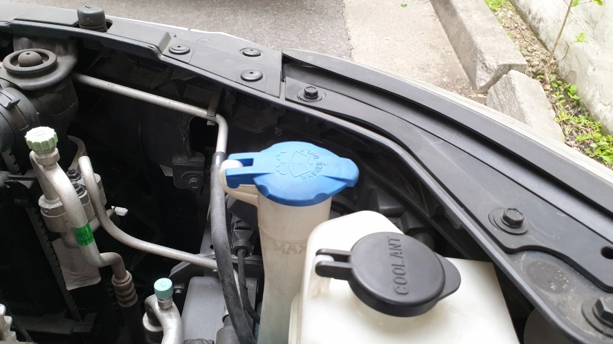 조수석 헤드라이트 본체 모습