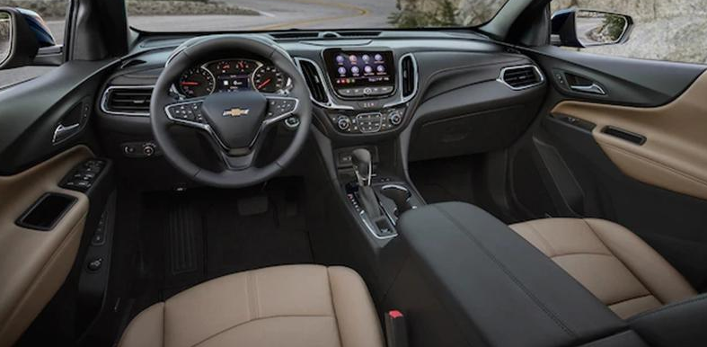 이 사진은 2021 쉐보레 이쿼녹스의 실내 모습입니다