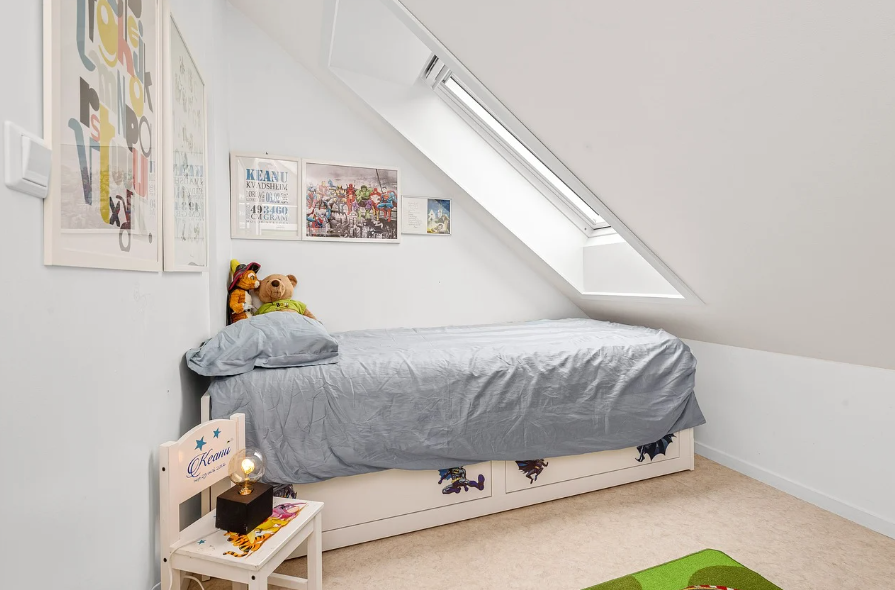 침대 밑이 황금 공간, 자취방 수납공간 200퍼센트 활용법