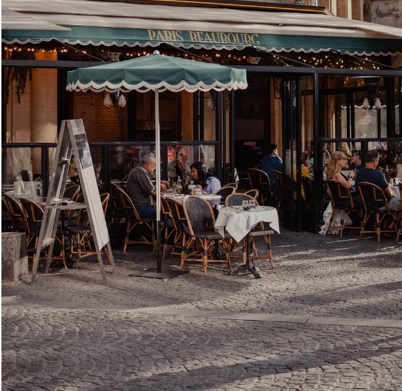 정서로 자리잡은 혼밥선진국, 프랑스 식당 사진