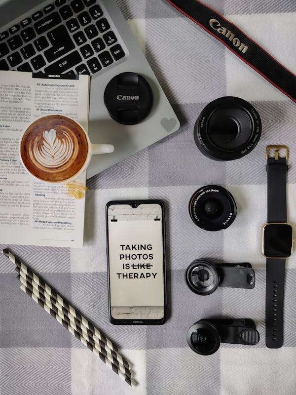 스마트폰 의존과 베타파 과잉: 디지털 디톡스가 스트레스 완화에 미치는 효과