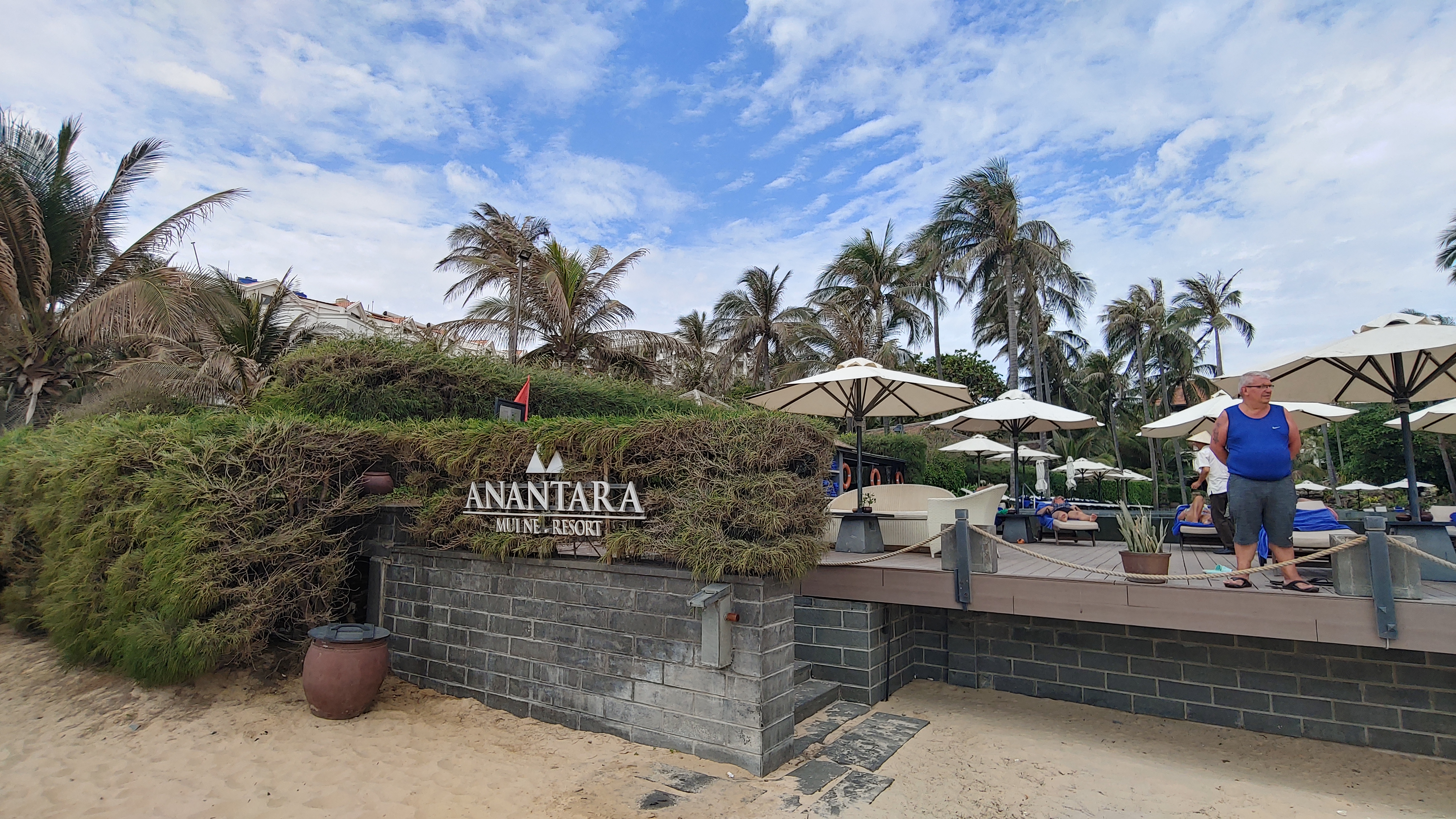 아난타라 무이네 리조트 수영장 입구