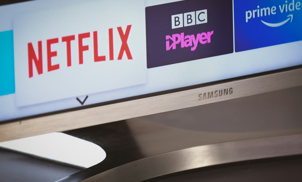 넷플릭스·유튜브 프리미엄 없이도 버티는 콘텐츠 소비 전략