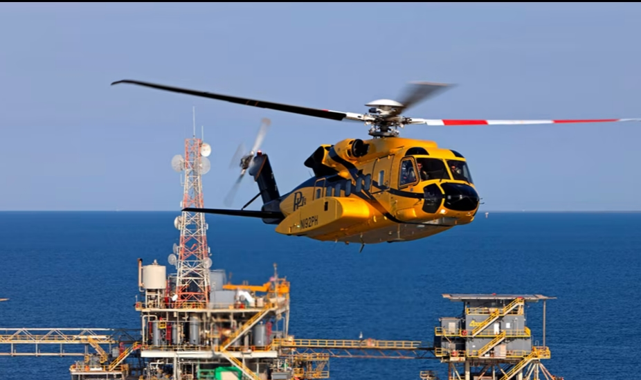 이런! 5천만 달러 짜리 헬리콥터, 적재 트럭 교량과 충돌 VIDEO: Truck driver makes $50 million mistake, hits bridge with helicopter