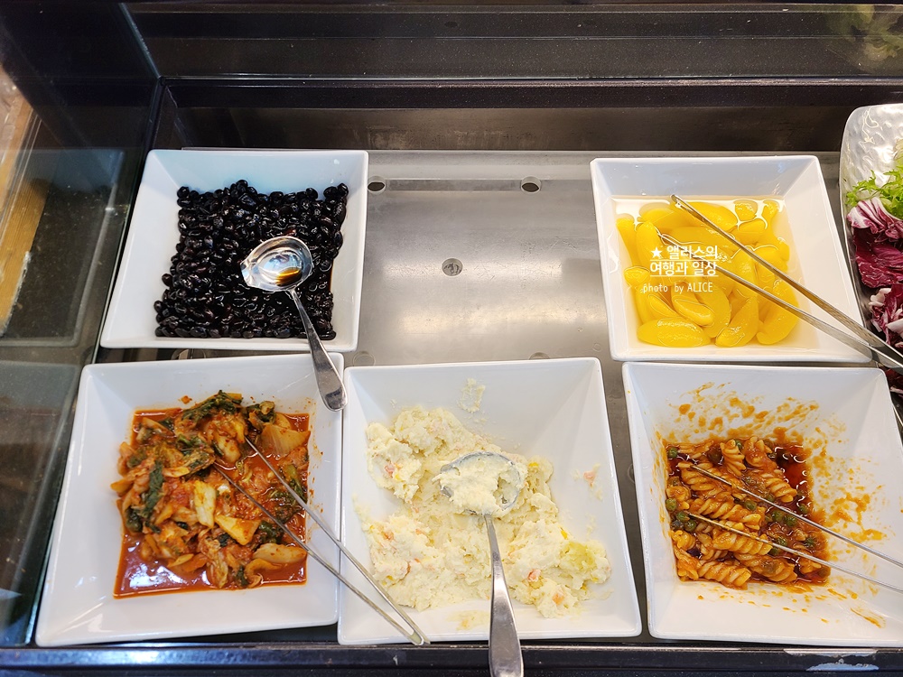 김해공항 국제선 스카이허브 라운지 메뉴 입장조건 운영시간 후기