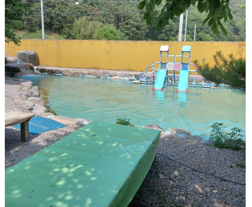 밀양 수영장이 좋았떤 테마캠핑장 유아풀장