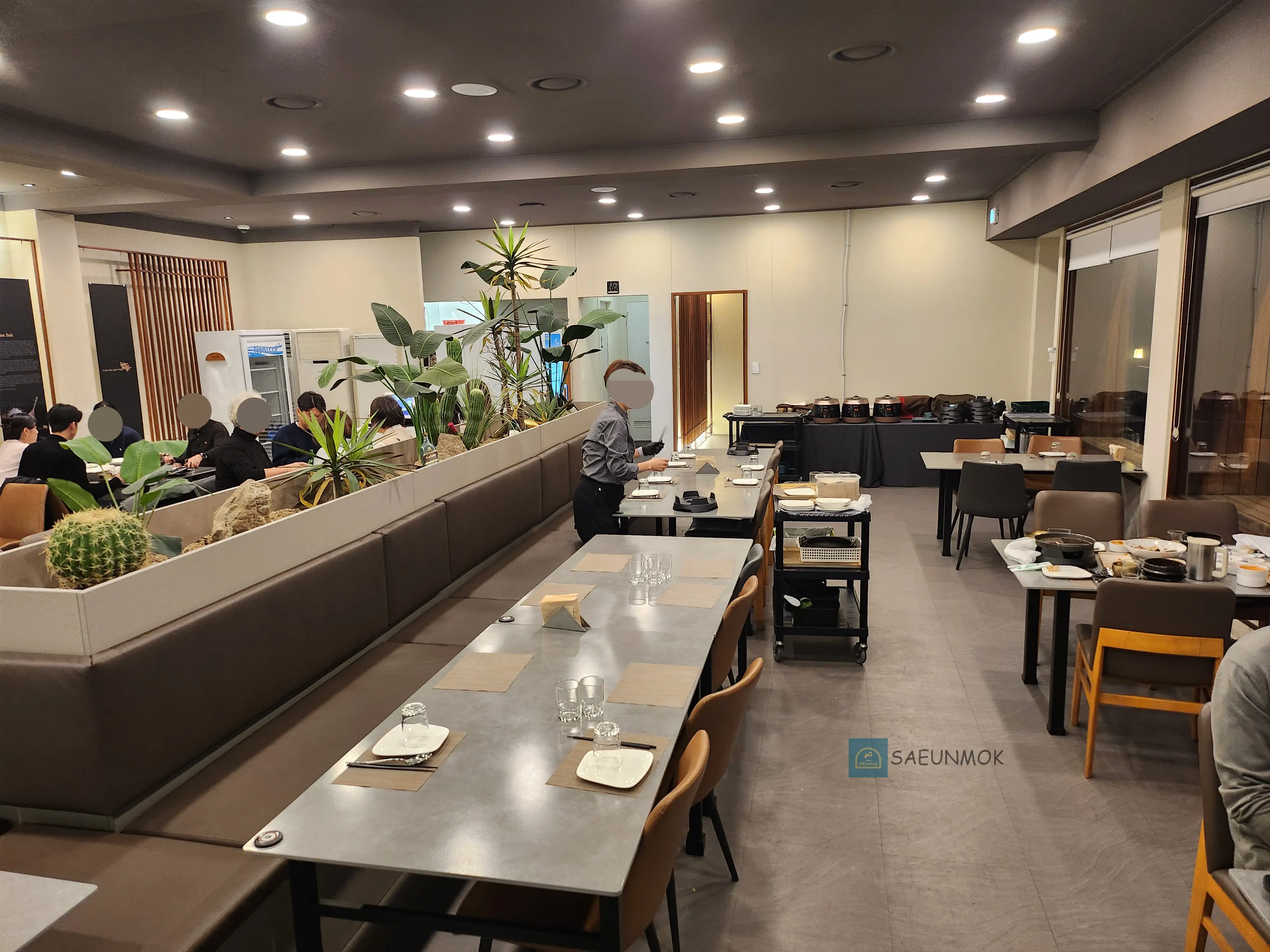 온유담-유담짚불구이-2층-전경