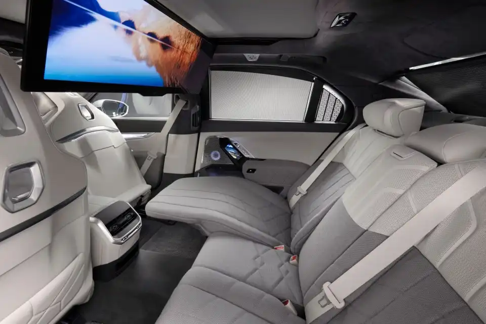 2023 BMW 뉴 7시리즈 옵션 가격 실구매가 모의견적 제원 옵션 카탈로그 가격표 디자인 실내 트렁크 색상 총정리