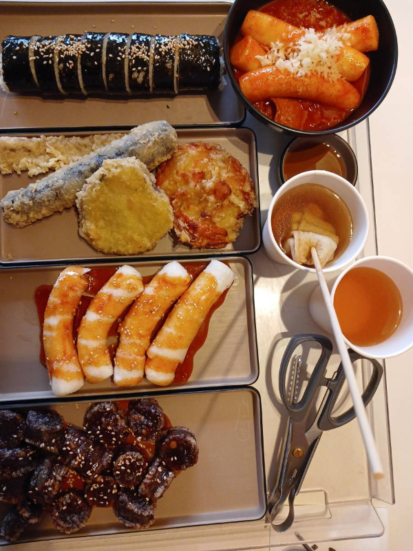 홍미단 오늘메뉴 항공샷