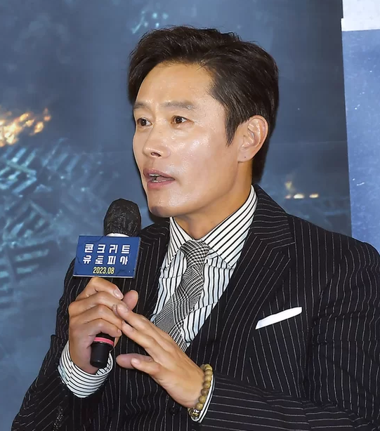 30년 연기 경력 이병헌, 차원이 다른 김선영 따귀 맞고 1초 기절한 사연의 사실은...