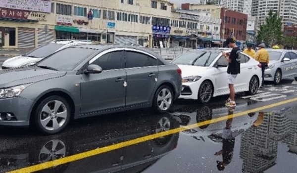 3중 추돌사고 가운데 차량 과실 비율