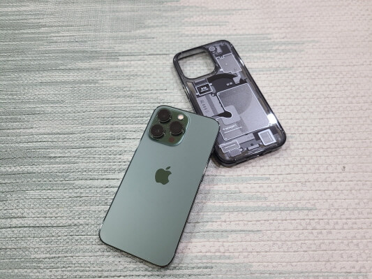 아이폰13 프로와 제로원 케이스