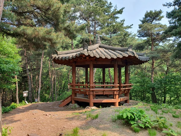 두타산 팔각정