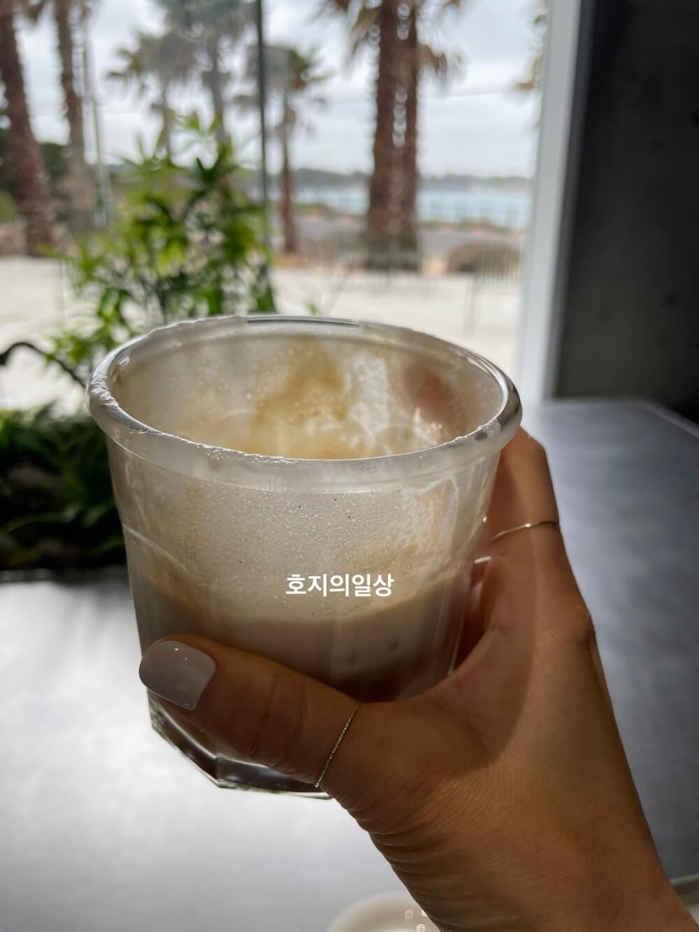 카페 맛집 꼬스뗀뇨 - 혜자메뉴 꼬스뗀뇨 라떼