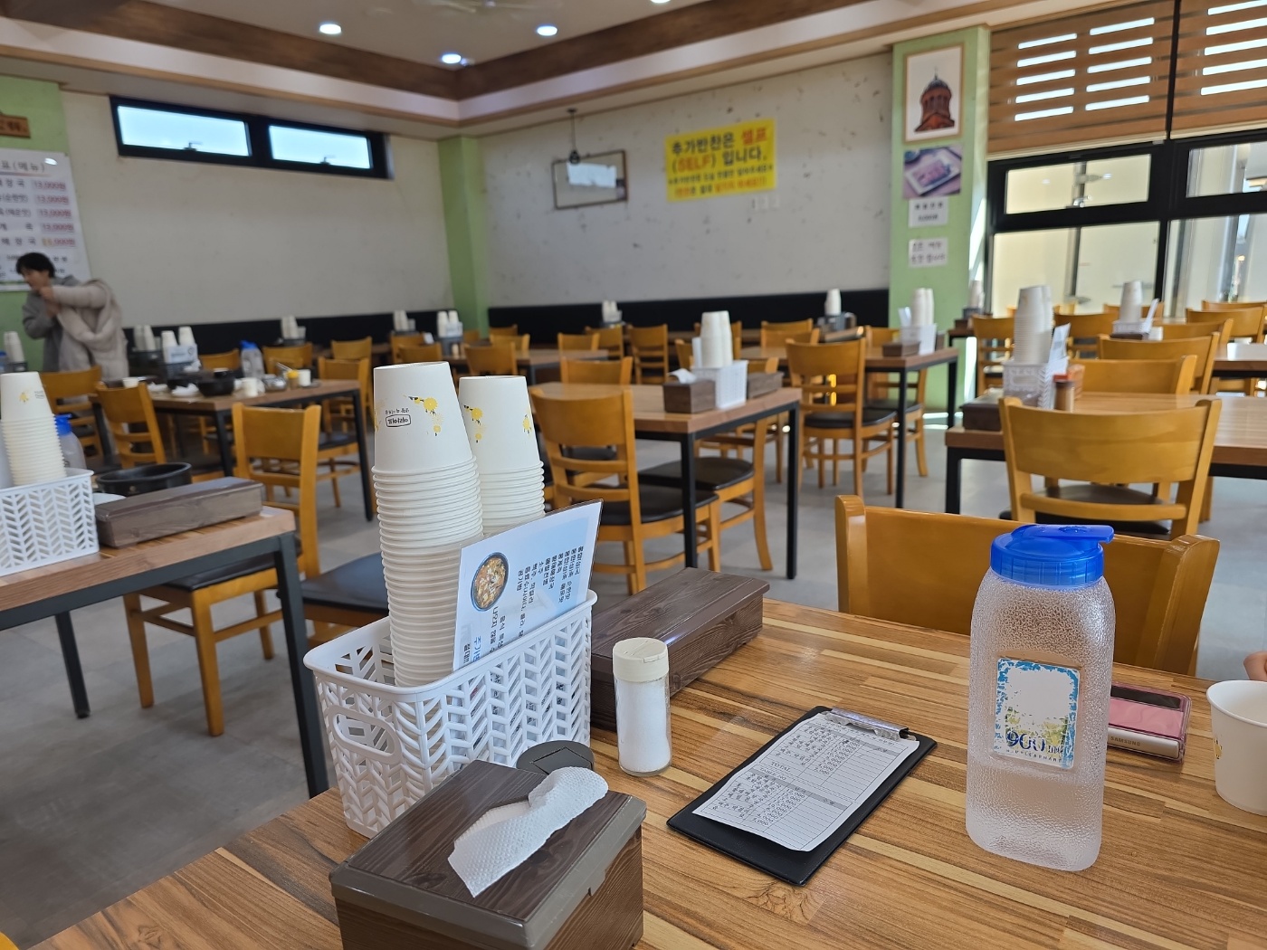 섭죽마을 내부 전경