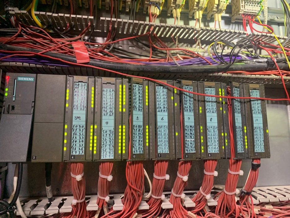 SIEMENS SIMATIC S7-300 긴급 서비스 출장 및 문제 해결 완료