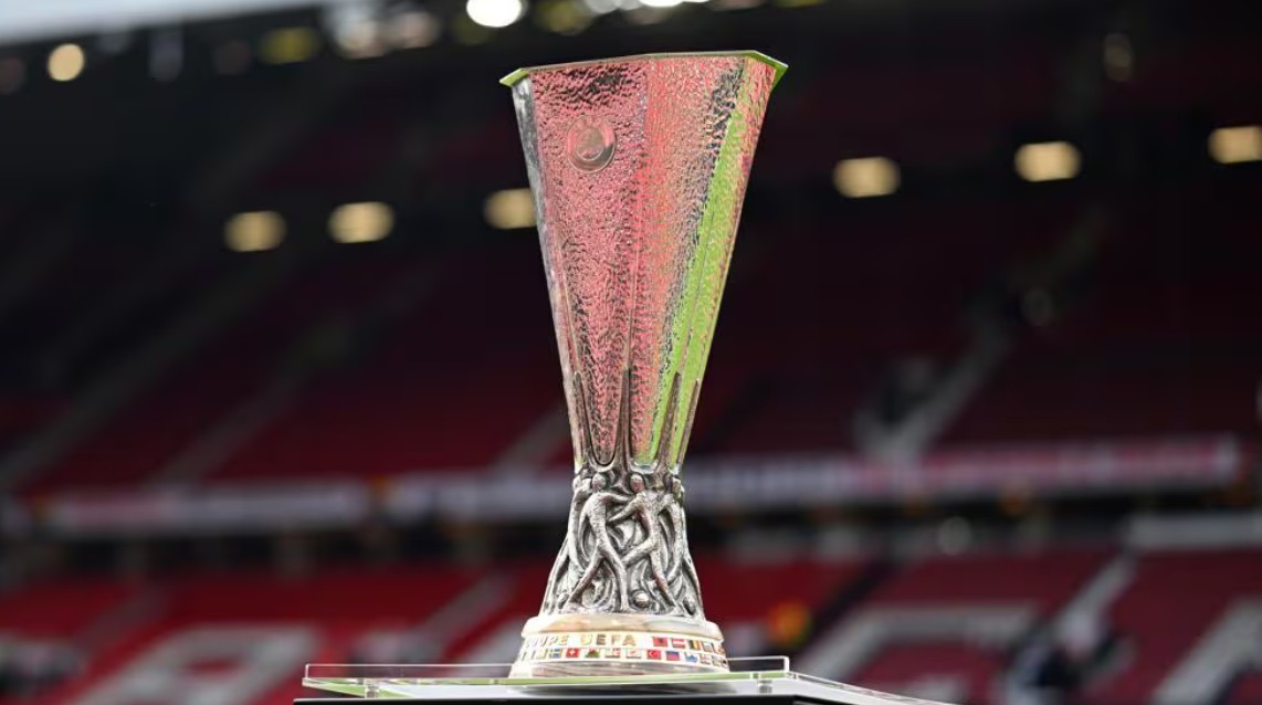 유로파리그 결승 트로피