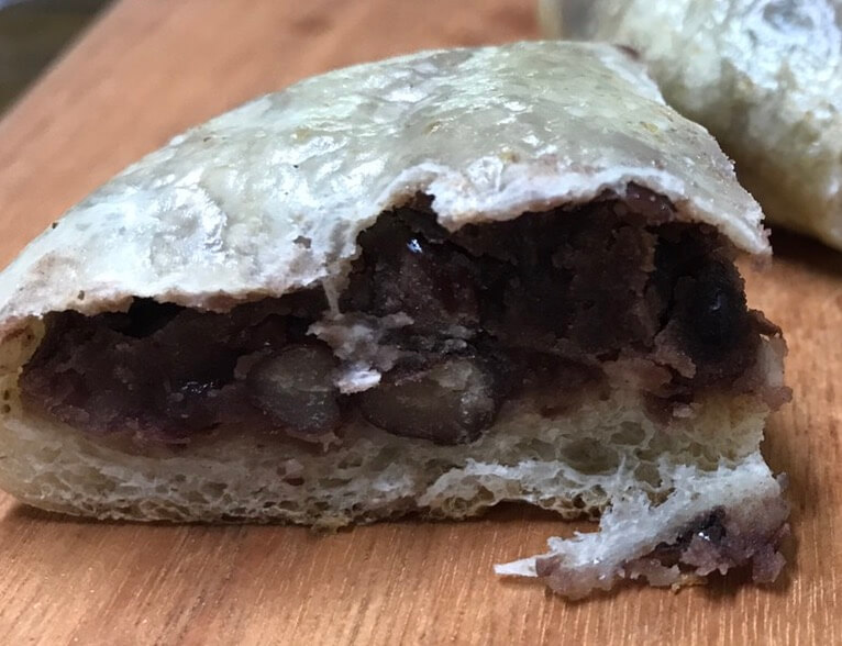 팥 알갱이가 살아있는 팥소입니다.