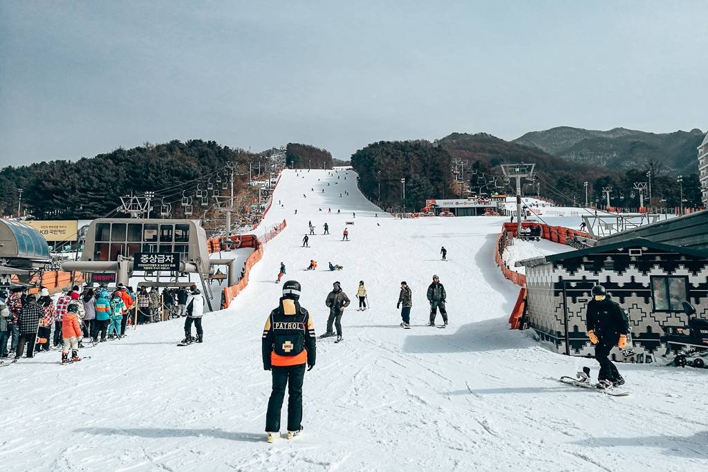 겨울 시즌 스키장