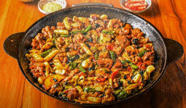 생생정보 직화닭갈비 7분부대찌개 닭전 막국수 기다려야제맛 강남 학동역 류몽민