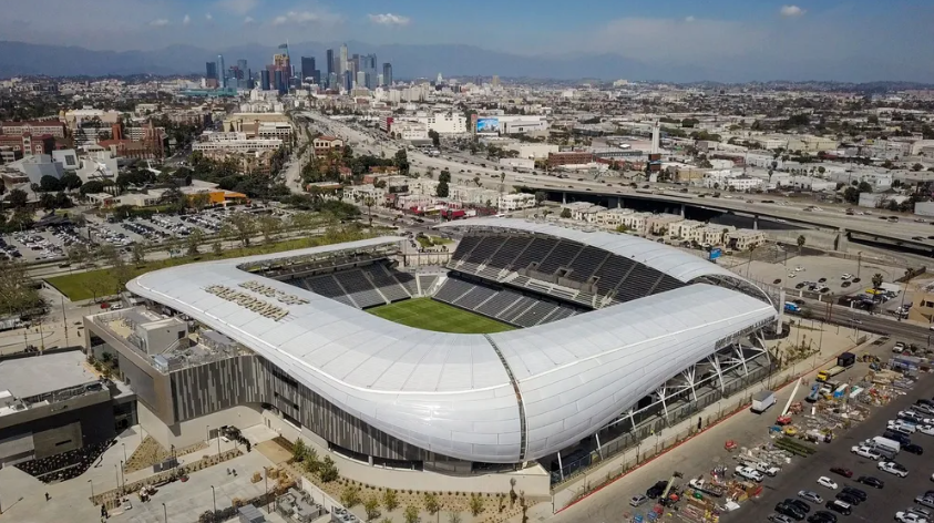 LAFC 홈구장 BMO 스타디움의 항공 촬영 전경 &ndash; 손흥민 데뷔시 경기장