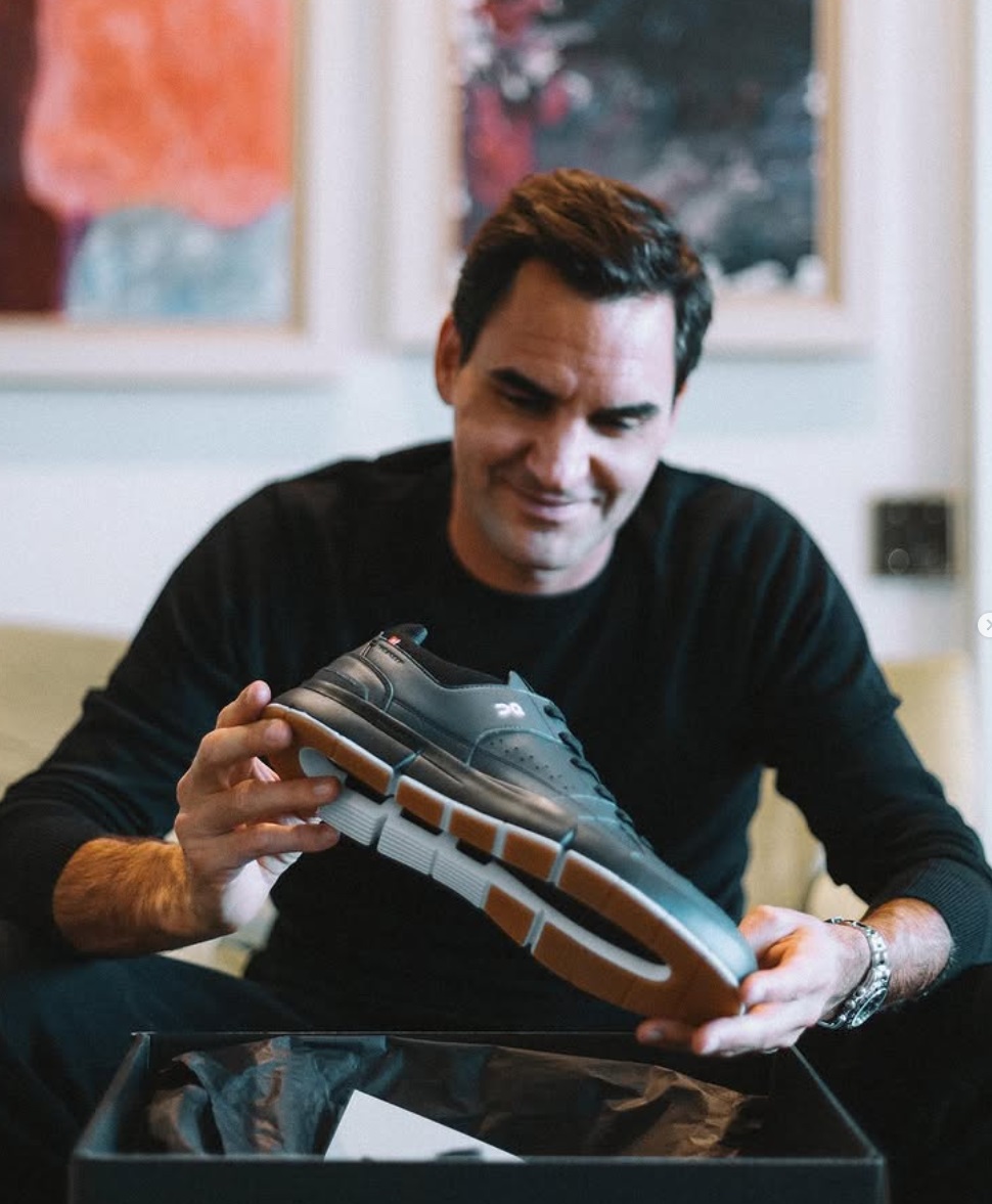 로저 페더러의 모습과 그가 공동 런칭한 스포츠 브랜드 ON의 모습