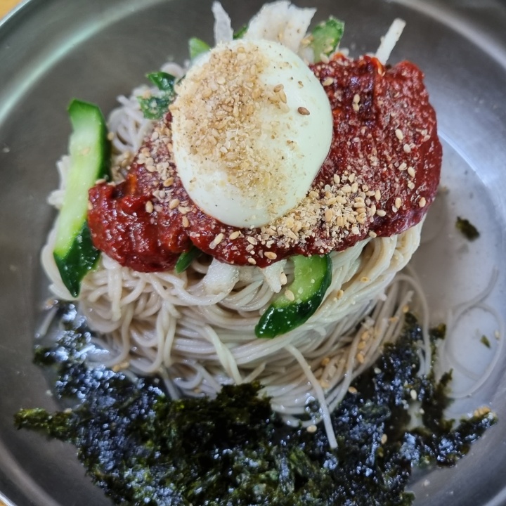 막국수 한 그릇