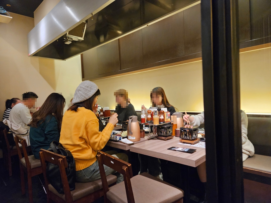 우메다역 모토무라 내부