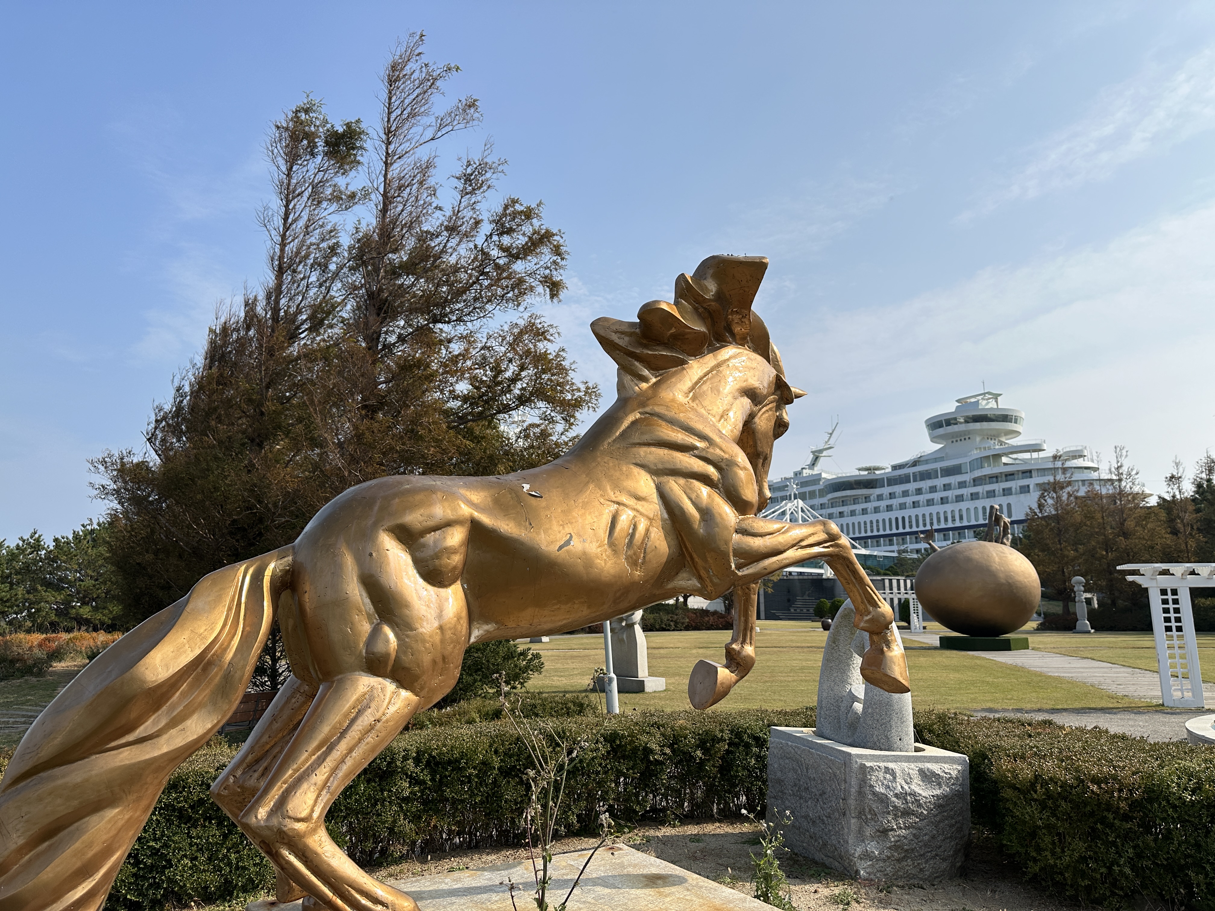 정동진 조각공원 말 조각상