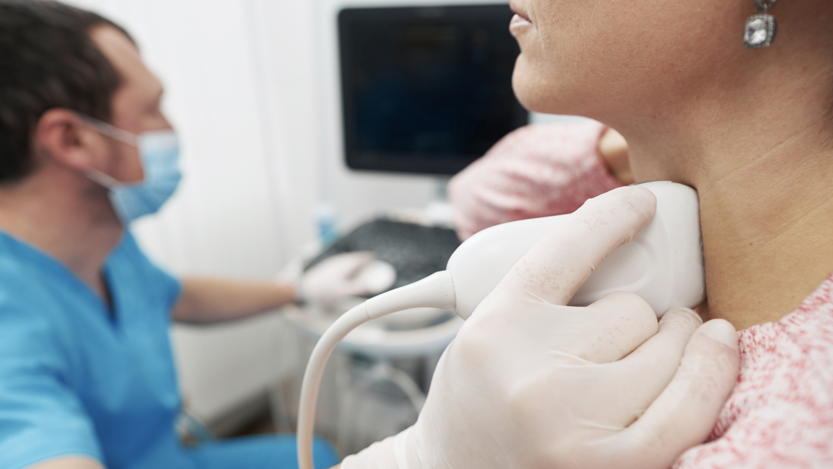 목에 이물감 느껴지원 원인: 암