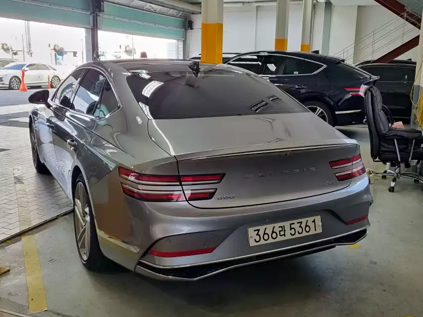 2024 G80 2.5T 뒷모습입니다.