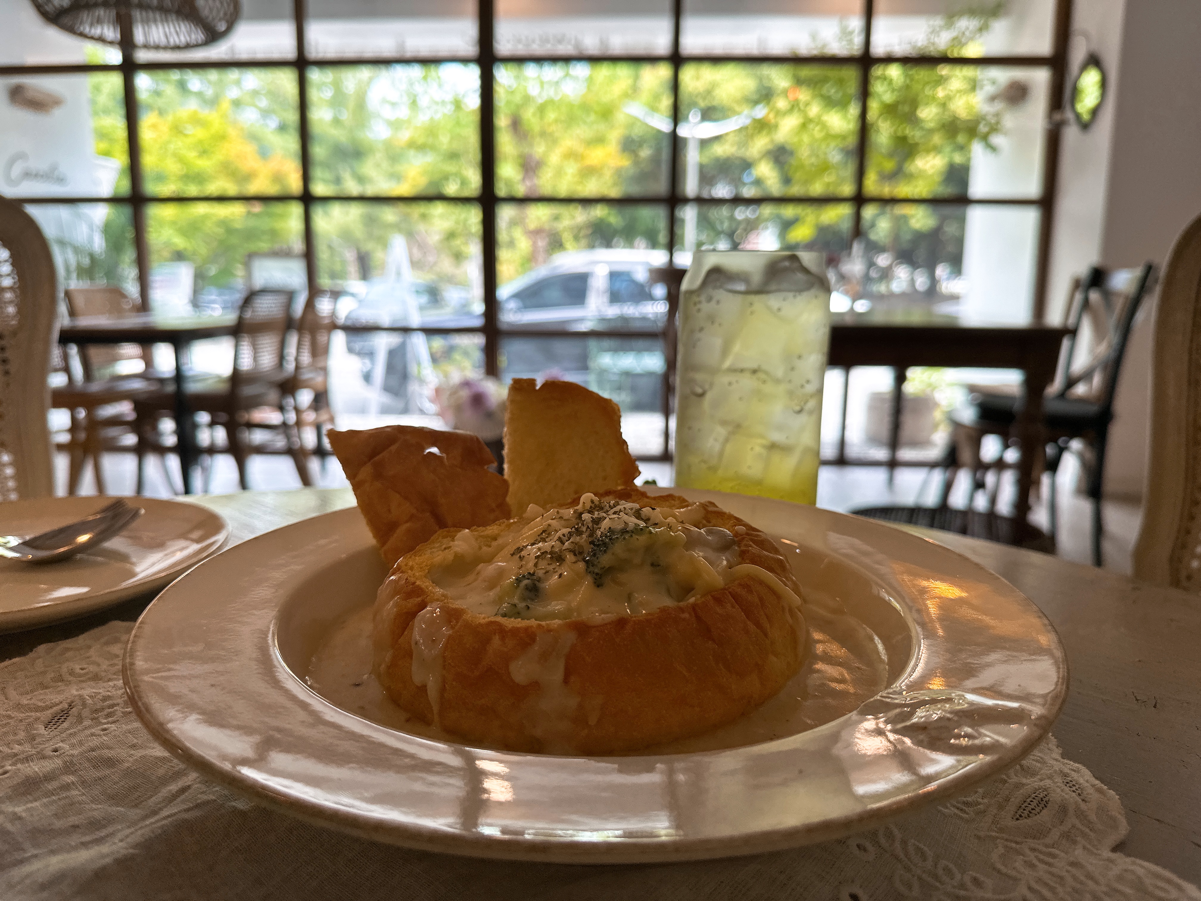 김해 삼계동 분위기 좋은 브런치 카페 추천 - 프랑스 감성 가득한 세실리아 방문 후기