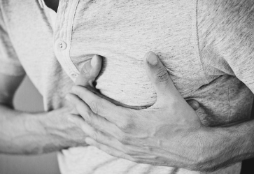 복부 통증, 소화불량, 지방간이 보내는 신호들 총 정리 (2025 최신)