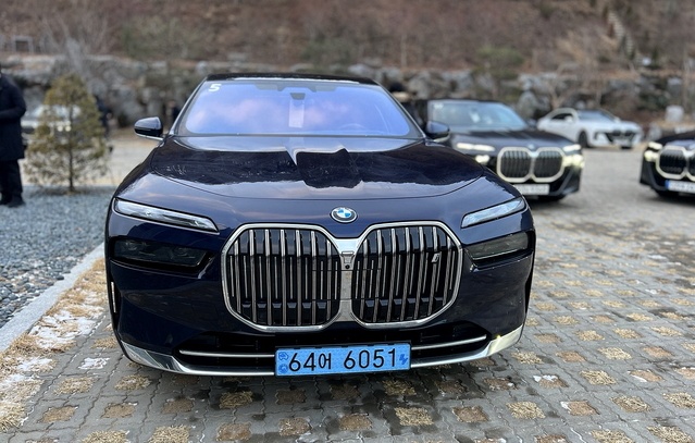 BMW i7