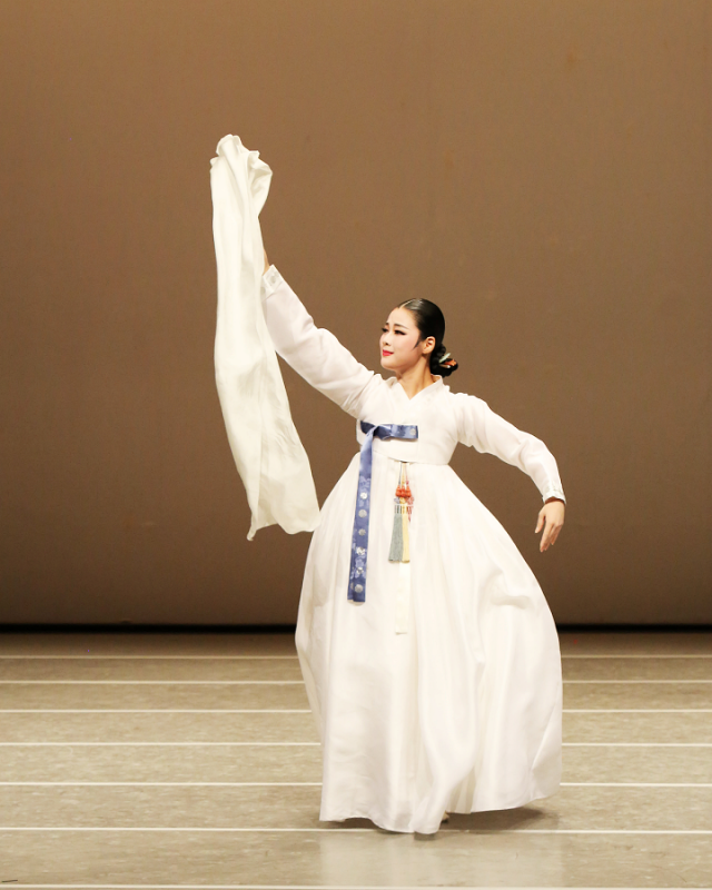 살풀이춤의 한 장면