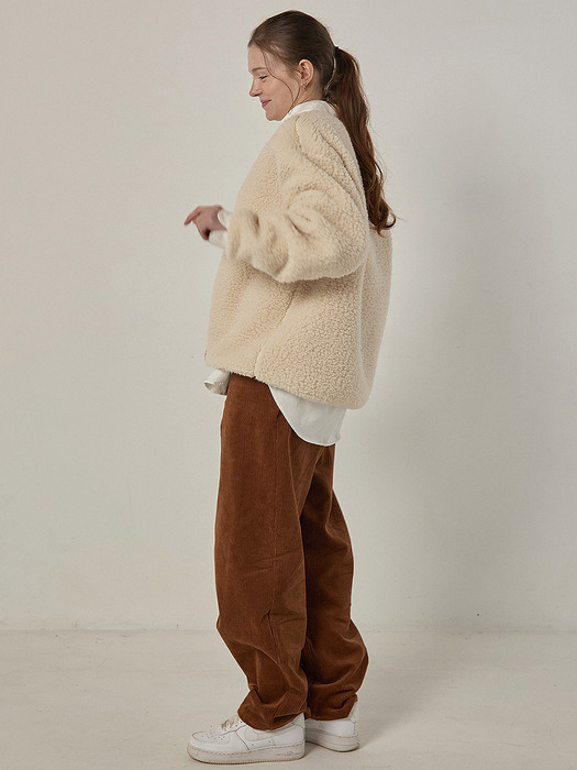 코드류 팬츠+ 루즈한 니트