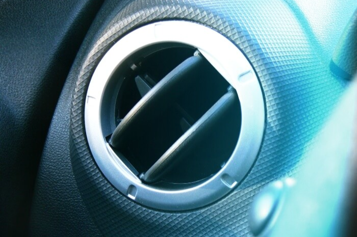 자동차-에어컨바람이-나오는-송풍구