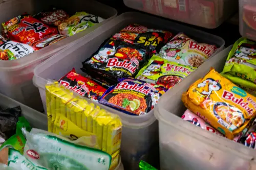Korean instant ramyeon noodles late night snack