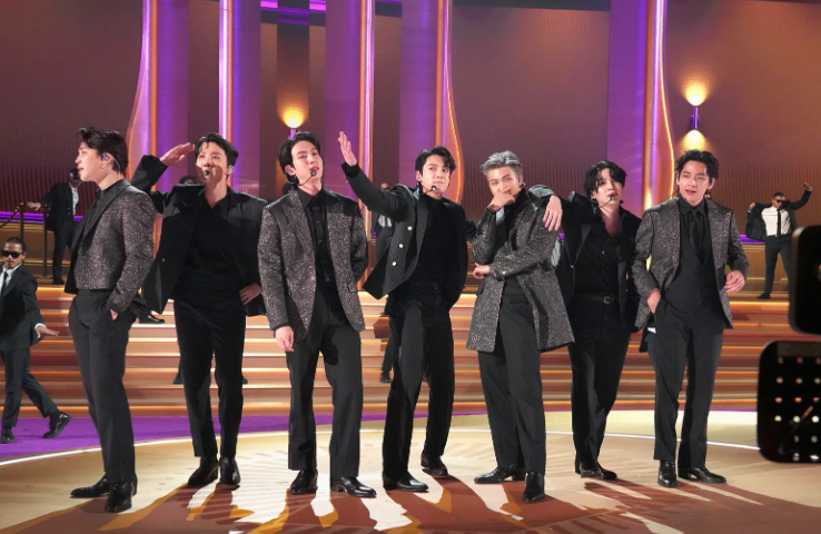 방탄소년단(BTS) Merry Go Round