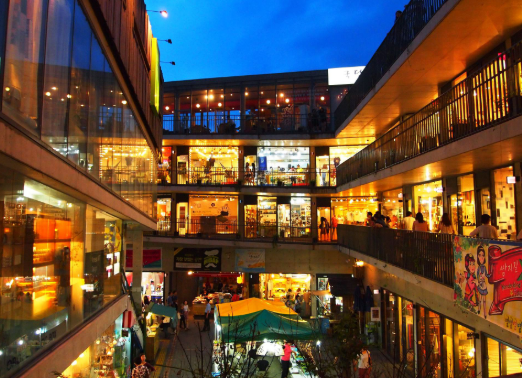 인사동 쌈지길 야간전경